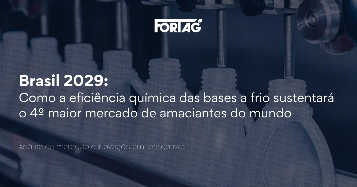 Embalagens de amaciantes para roupas sendo envasadas.